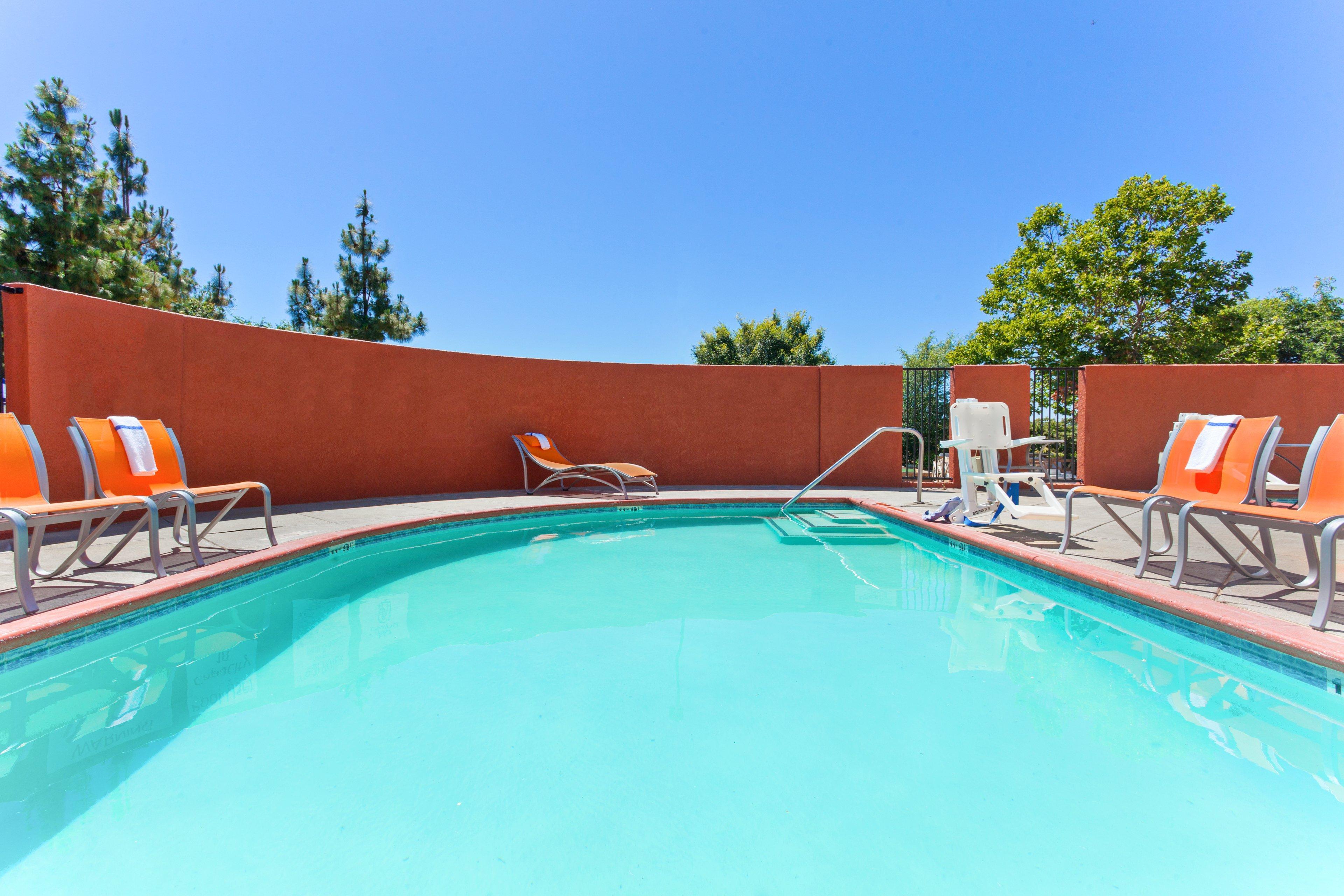 Holiday Inn Express Elk Grove West I-5 By Ihg Exterior foto